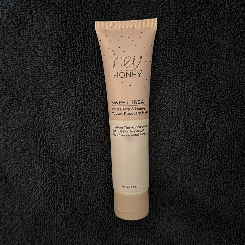 SWEET TREAT - Wild Berry & Honey Yogurt Recovery Mask NWT